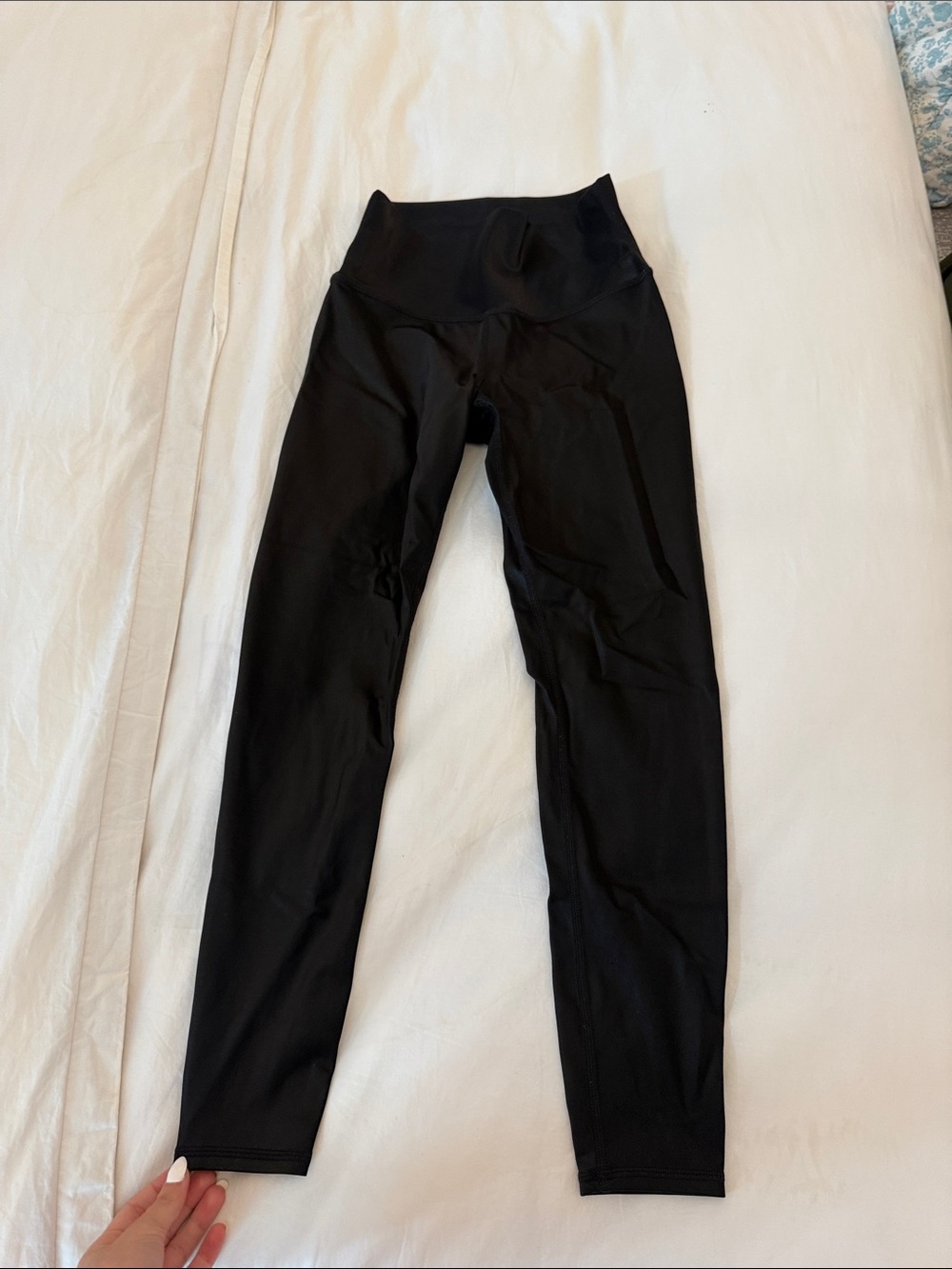 ALO Yoga High-Waist Cropped Black Metallic Performance Leggings